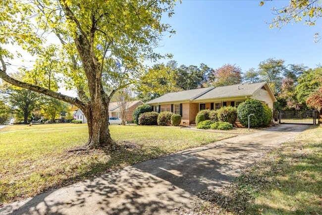 Photo - 5400 Farmbrook Dr