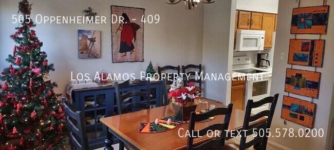 Photo - 505 Oppenheimer Dr