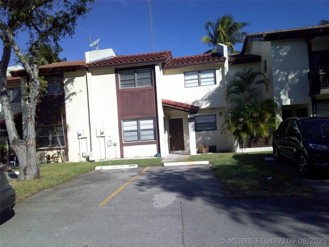 Building Photo - 3810 SW 52nd Ave