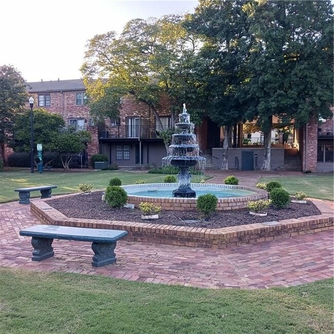 Building Photo - 3101 Colonial Way