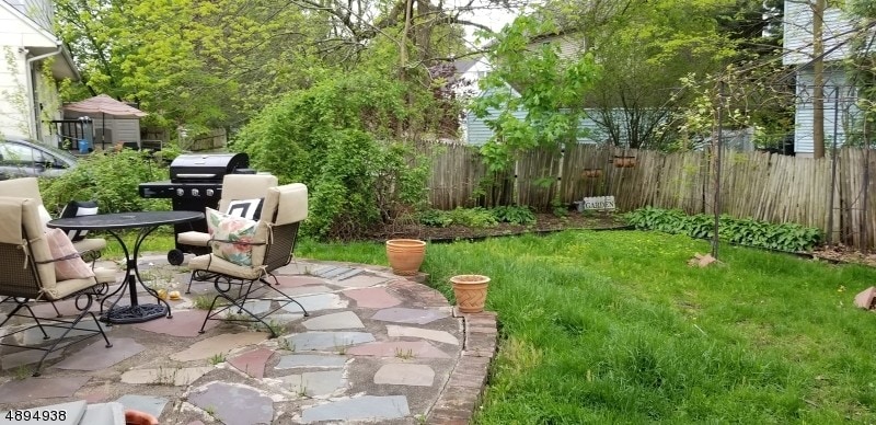 Photo - 662 Grove St