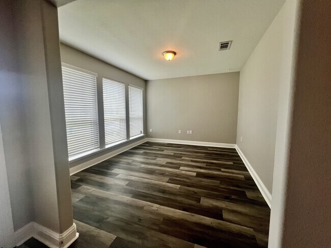 Photo - 3020 Crown Creek Cir