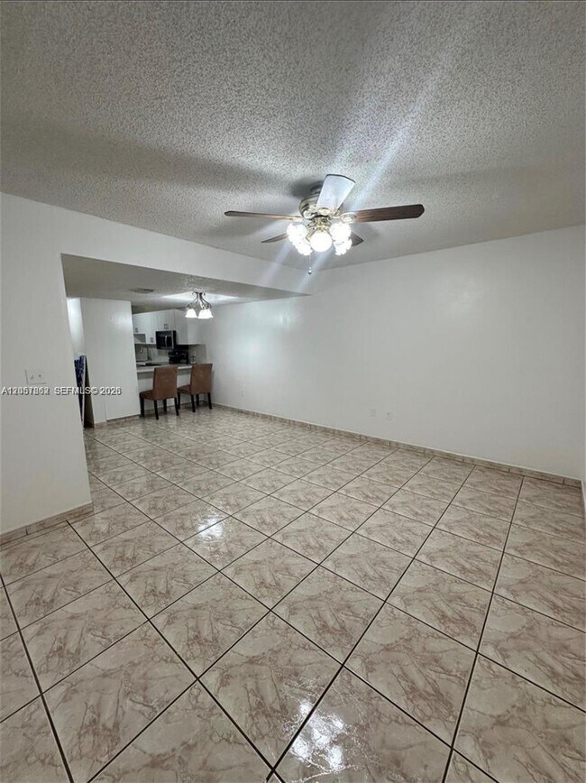 Photo - 549 W 68th St