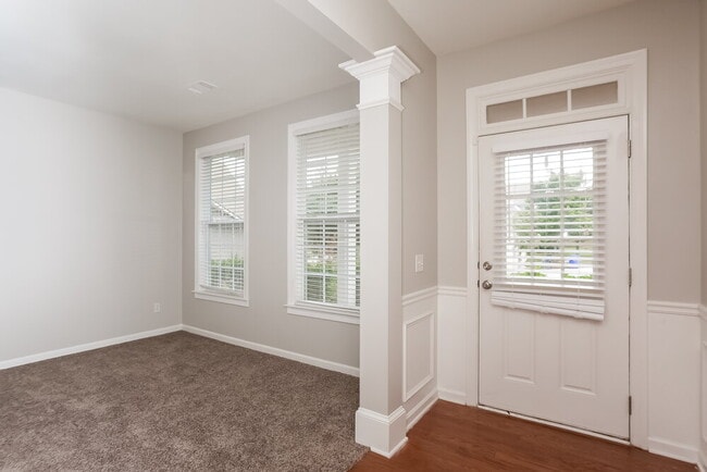 Photo - 2528 Mockingbird Ln