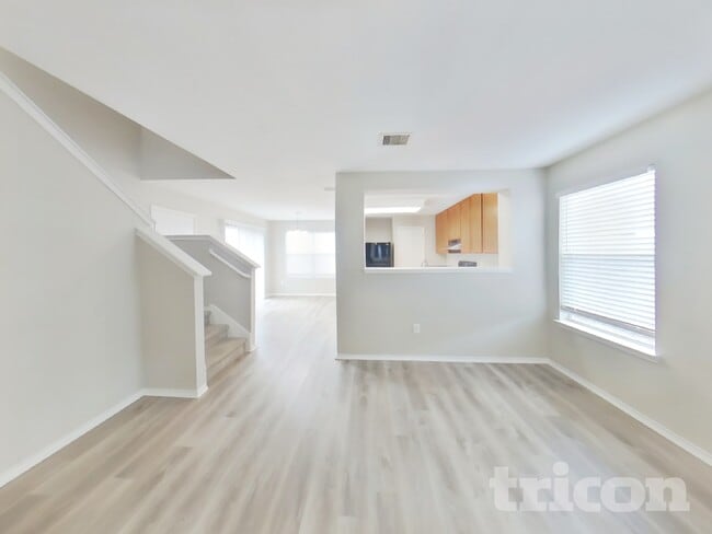 Photo - 6546 Benwood Crest