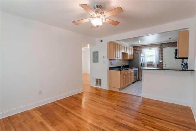 Photo - 24 Daniel St SE Unit #8