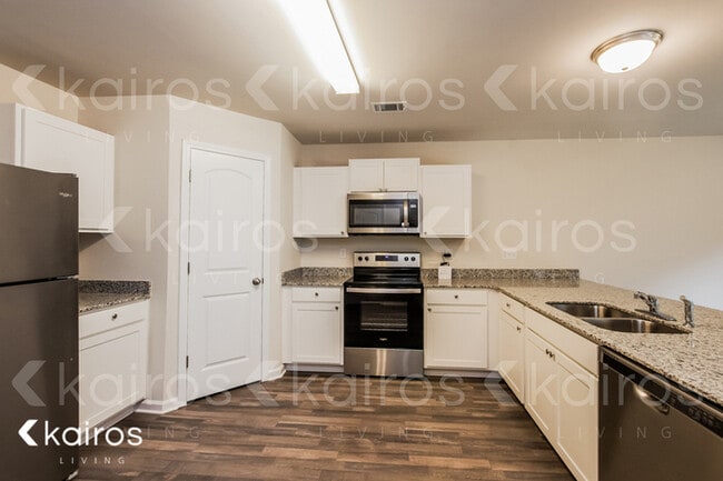 Photo - 270 Christopher St