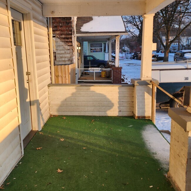 Photo - 1380 Moore St