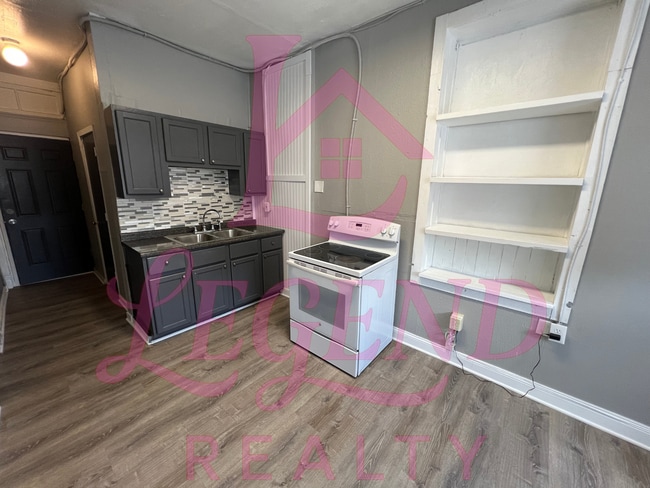Photo - 2615 Victor St Unit 2F