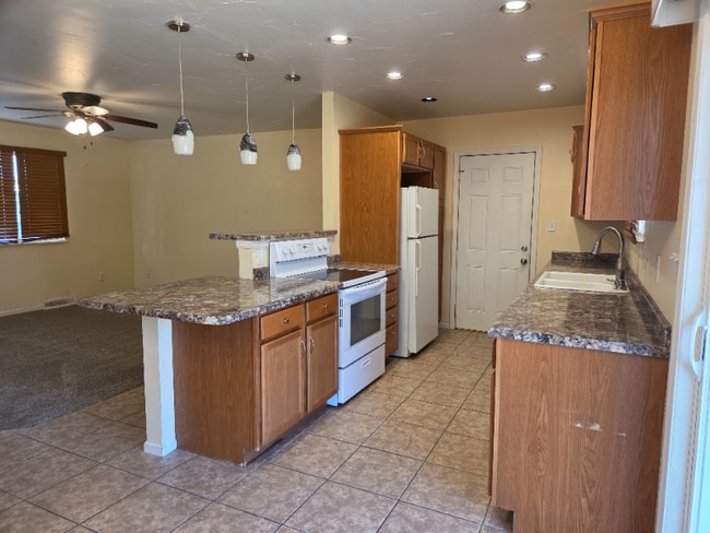 Photo - 1871 Shumway Ave