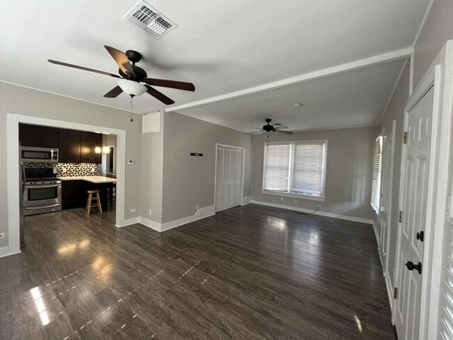 Photo - 406 E Forrest St