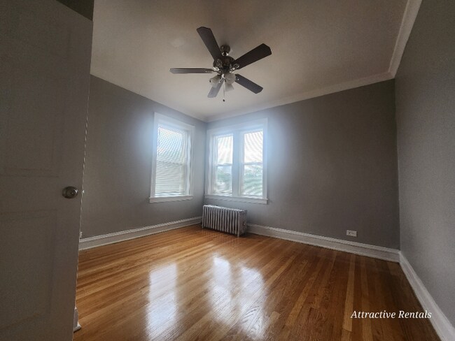 Photo - 9909 S Charles St Unidad 1