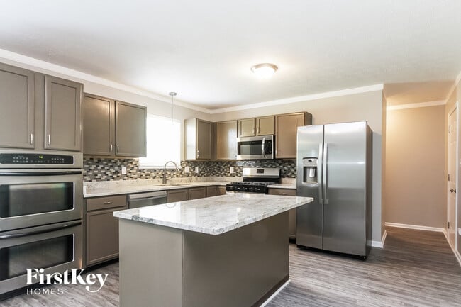 Photo - 1833 Breman Ln