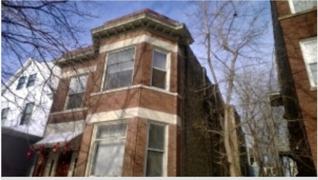 Building Photo - 1522 W Victoria St Unit 1F