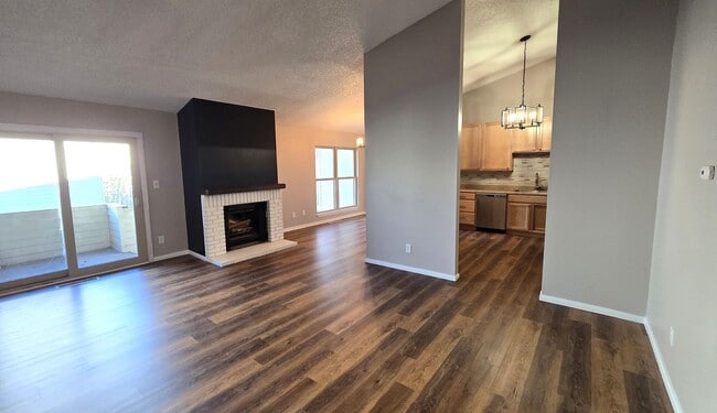 Building Photo - 3 Bedroom, 2 Bathroom, Home With A 2 Car Garage For Rent In Indian Hills