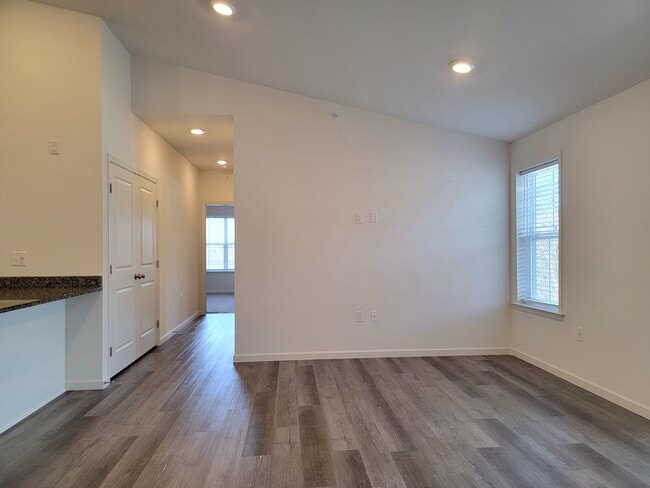 Photo - 4611 Commerce St Unit Apt 104