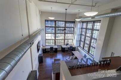 Photo - 715 N Graham St