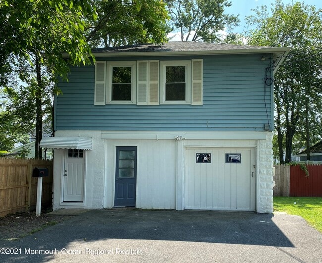 Building Photo - 1224 7th Ave Unit Rear Rental