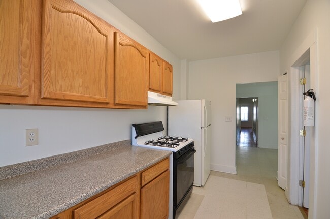 Building Photo - 740 Harrison Ave Unit 740 Harrison Ave Apt 2