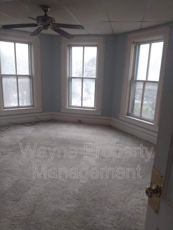 744 1st St Unit 4