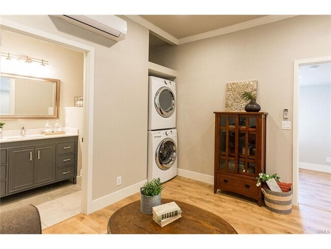 Photo - 198 E 1st Ave Unidad 3