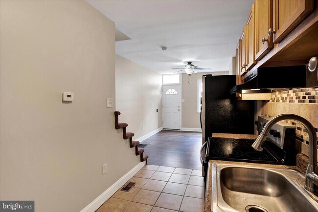 Photo - 2010 E Boston St