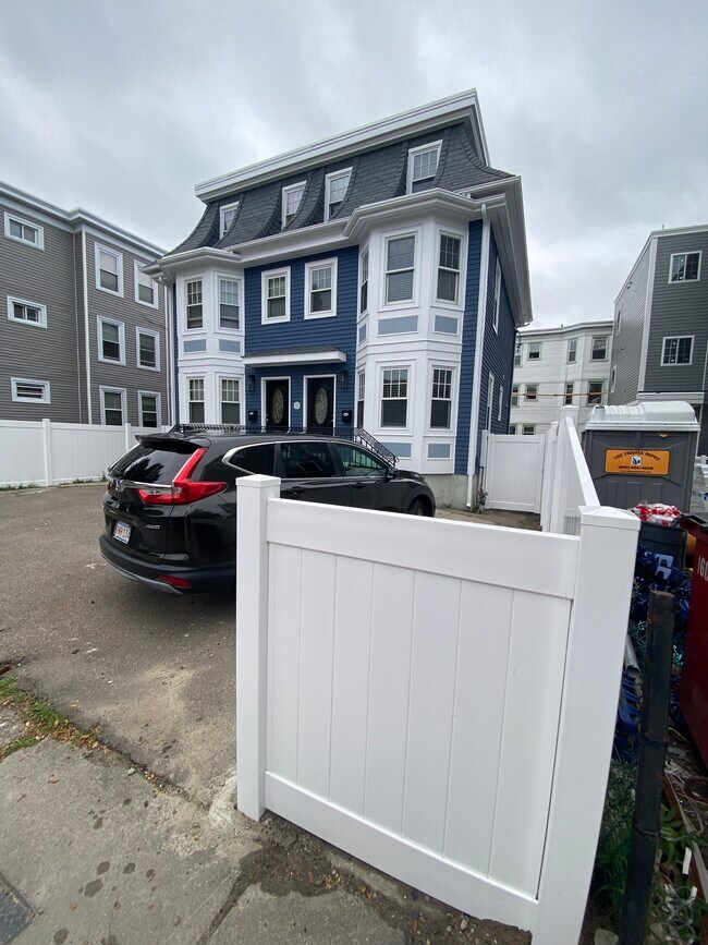 Photo - 3932 Washington St