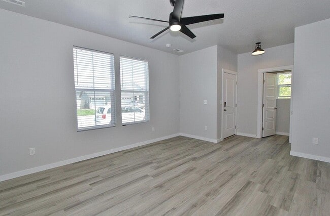 Photo - Clean Home in Quiet Neighborhood **$500 Of...