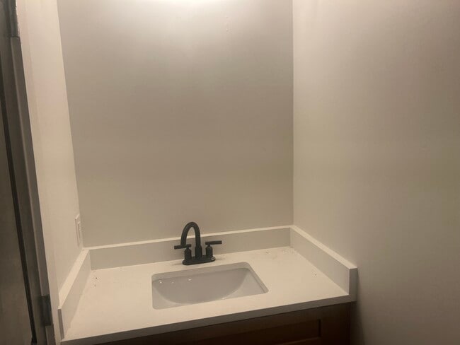 Photo - 205 Walker St Unit A