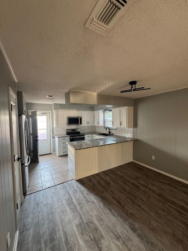 Building Photo - 2304 Westchester Dr Rental