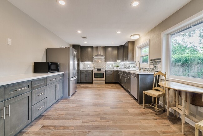 Photo - 5310 Carew St