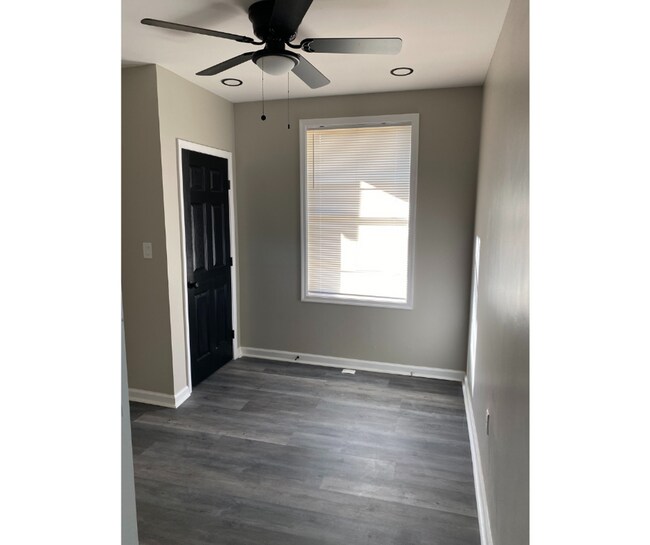 Photo - 2123 Sinclair Ln Unit 2C W/Bath - AVAILABLE $850 2C