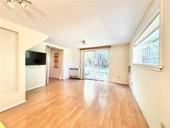 Building Photo - 301 Fletcher Ave Rental