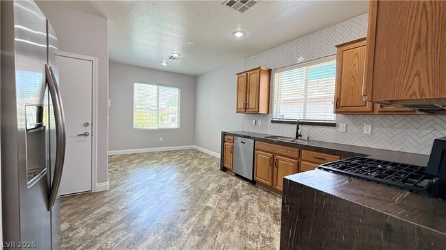 Photo - 2354 Amana Dr