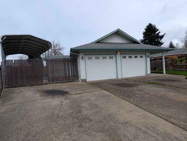 Photo - Great 4bed/2 bath home in west Eugene!