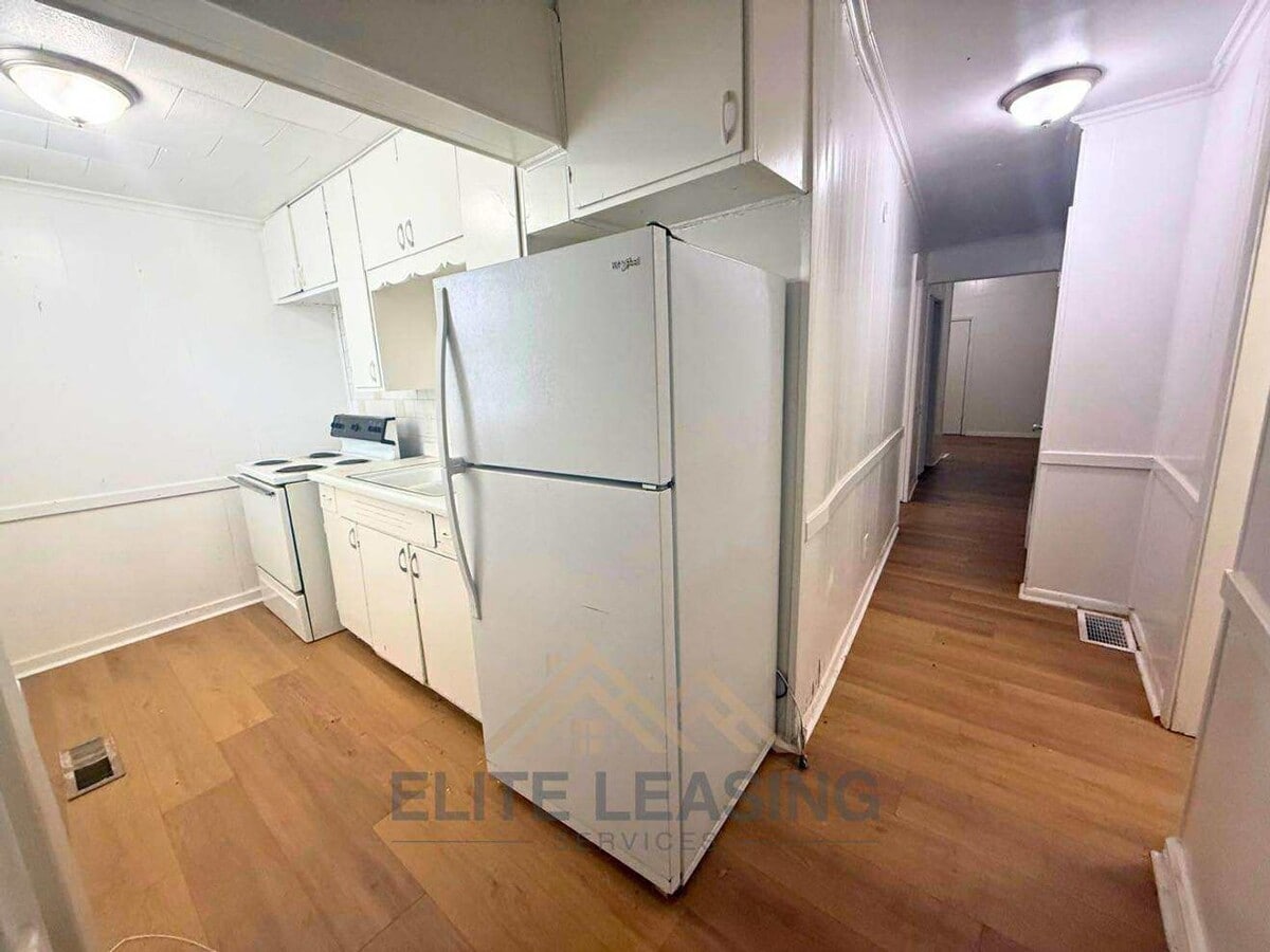 Photo - 1441 SW Van Buren St Unit B