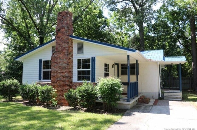 1003 James St