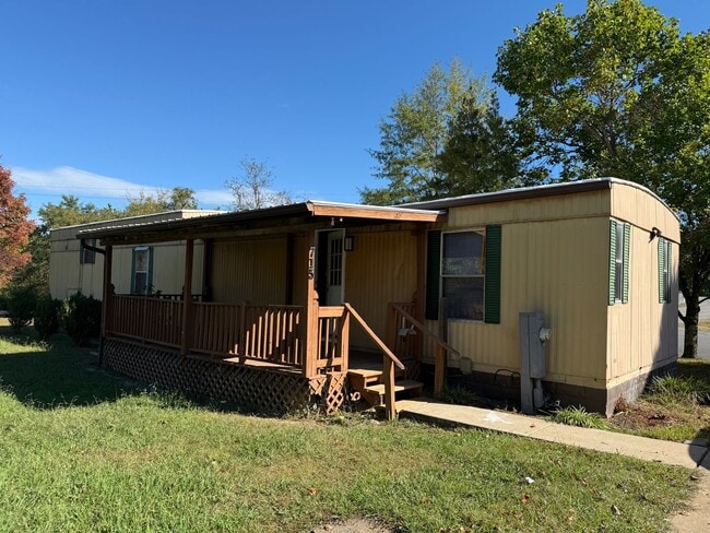 Building Photo - 2 Bedroom 1 Bath Mobile Home in Greeneville, TN