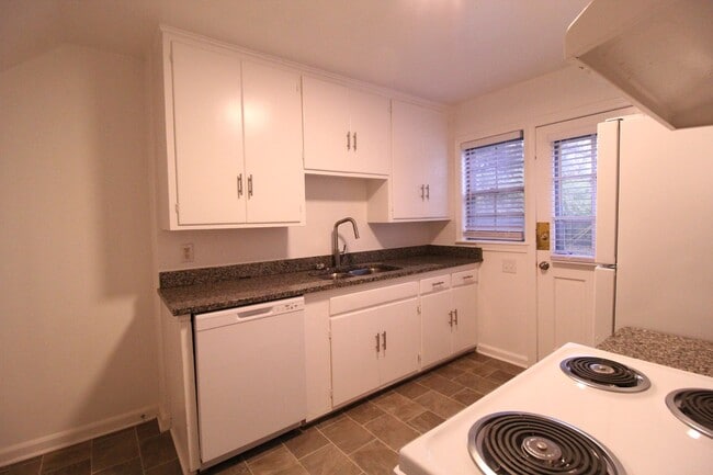 Photo - November FREE On This 2 Bedroom 1 Bath Dup...