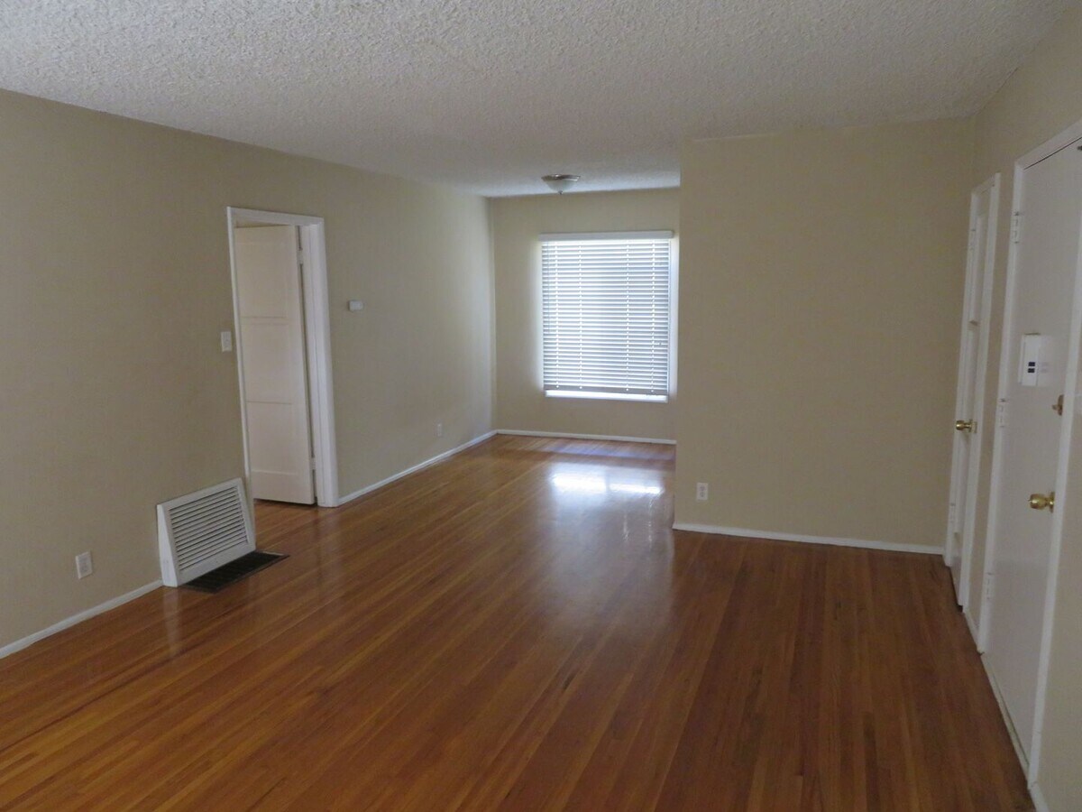 Photo - 5th & Spazier