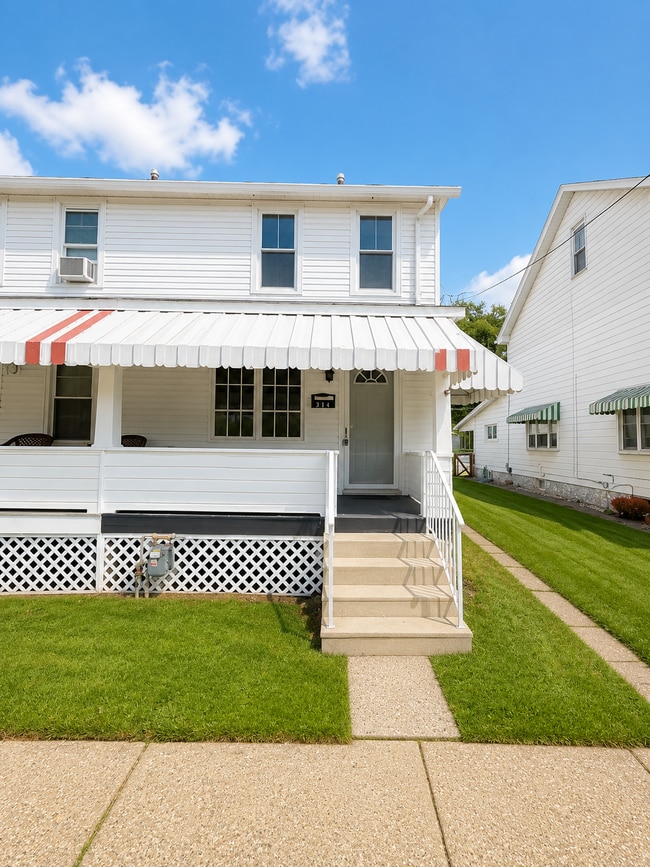 Building Photo - 314 3rd Ave Unit 314