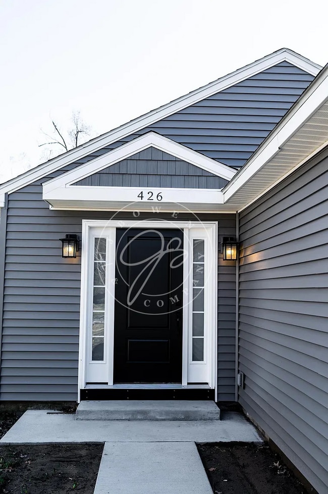 Photo - FULLY RENOVATED HOME NEAR DOWNTOWN PERRYSBURG | 3 BED | 2.5 CAR GARAGE | FENCED YARD