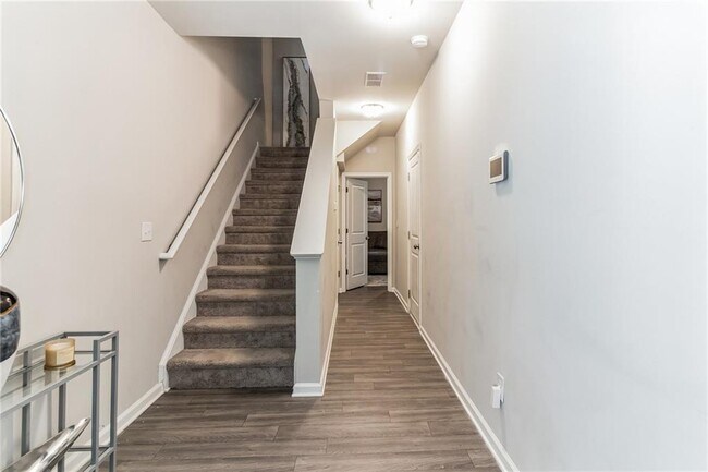 Photo - 3123 Meadowstone Ln SW