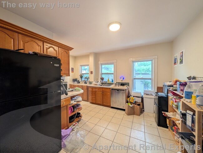 Building Photo - 16 Curtis Ave