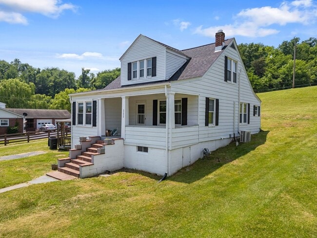 Photo - 4 bedroom home in Rich Creek!