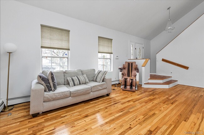 Photo - 8 Branding Iron Ln