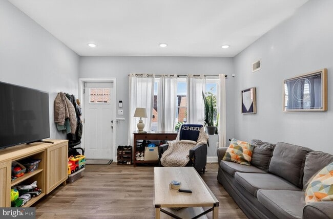 2009 S Opal St