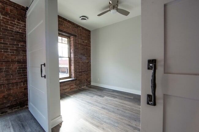 Photo - 490 Pearl St Unit 3