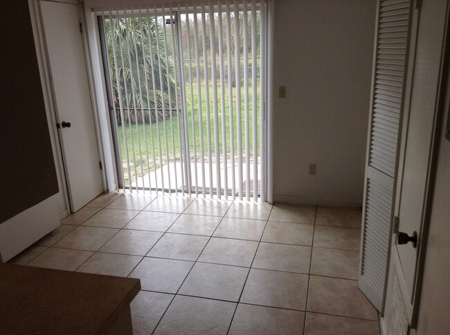 Photo - Convenient 2 Bedroom Townhome Near UCF & Full Sail – Available Now!