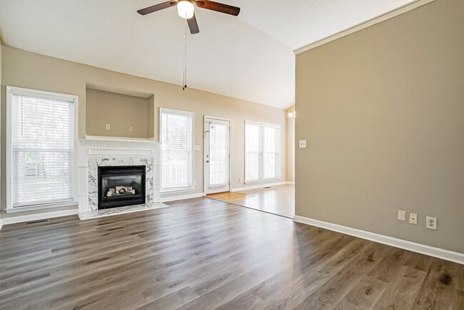 Photo - 7137 Spanglers Spring Way